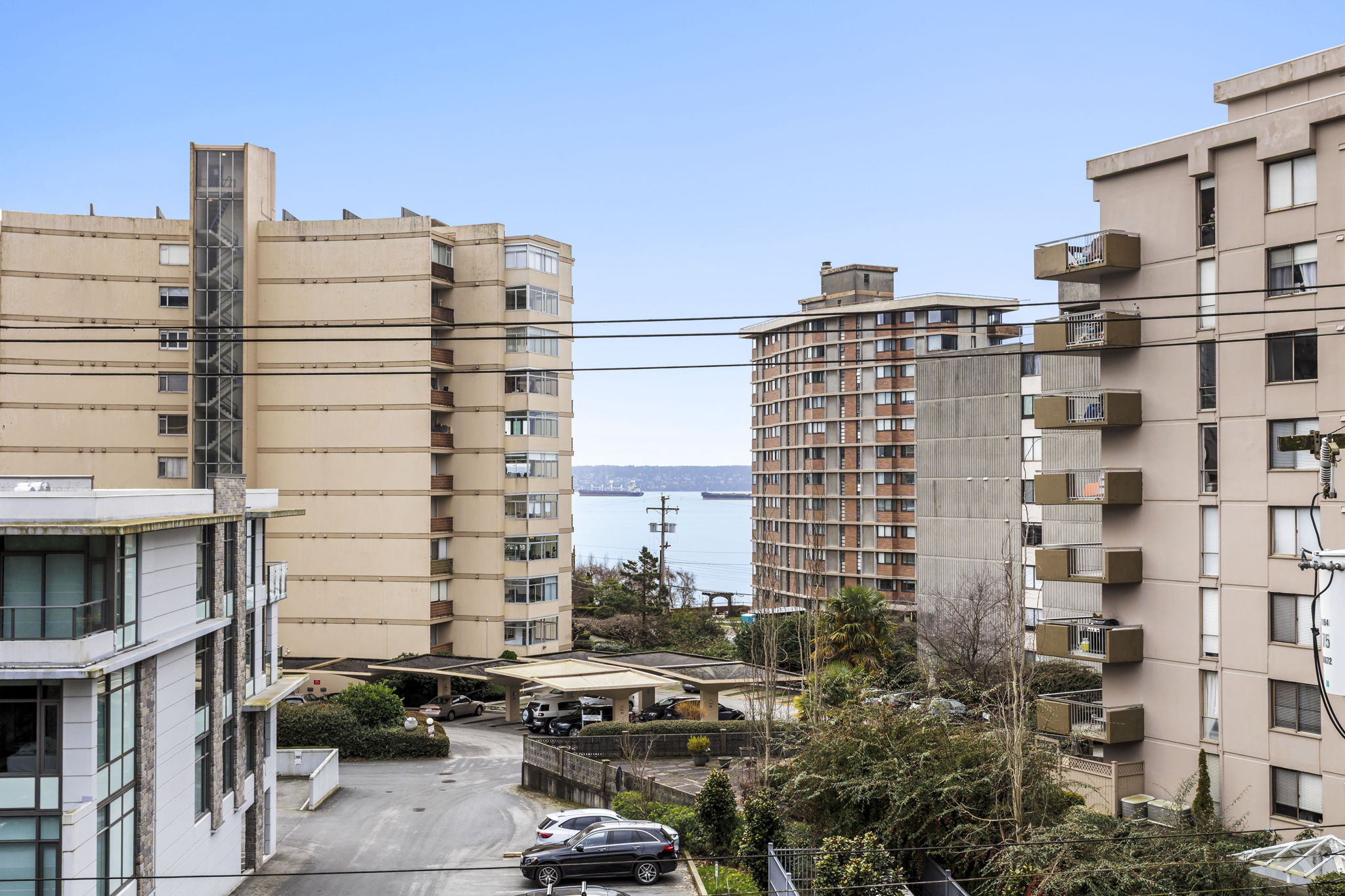 #403 - 2119 Bellevue Avenue
